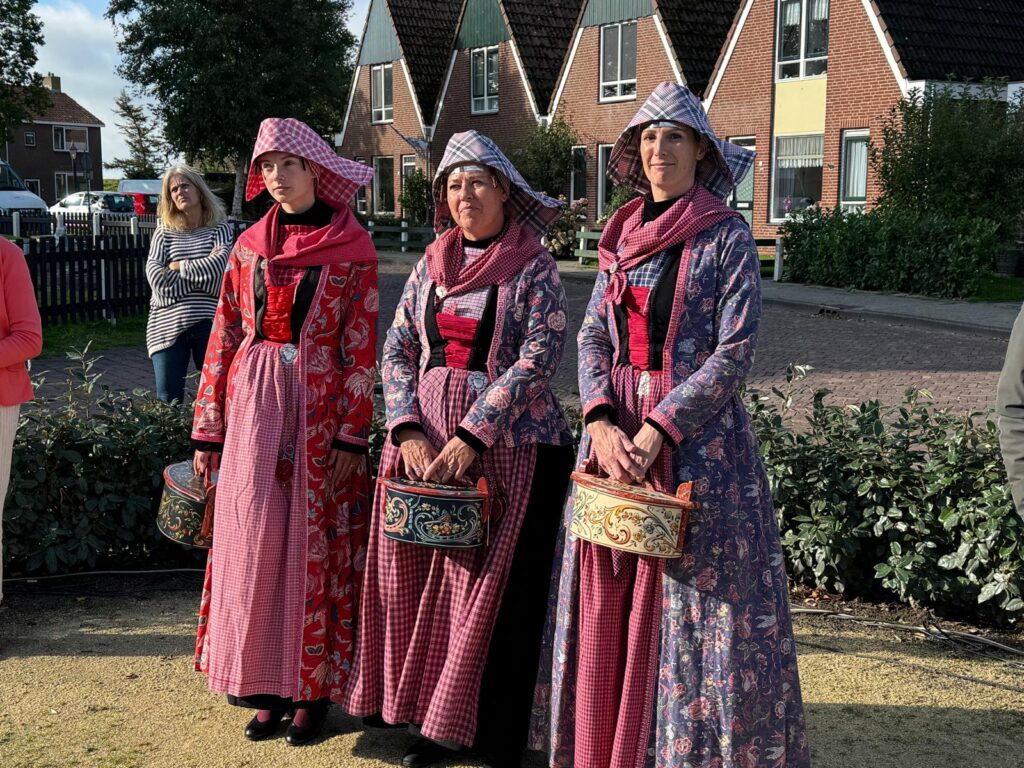 Optredens Zang- en Dansgroep Aald Hielpen in Hindeloopen