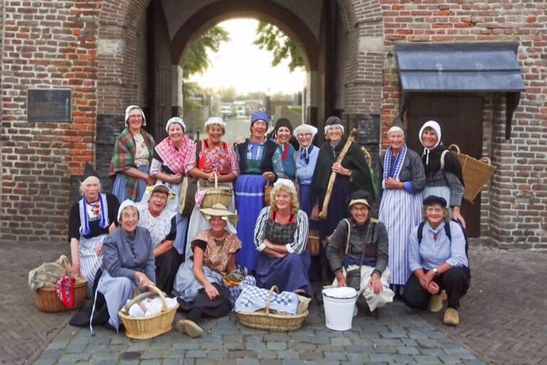 Kom genieten van viswijvenkoor Grietje Sprot! — museum-expo in Hindeloopen